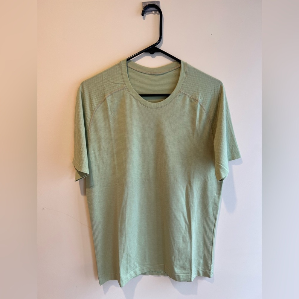 Lululemon Metal Vent Tech Short-Sleeve Shirt, Size M, Light green/yellow